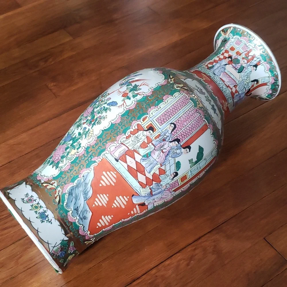 VINTAGE FAMILLE ROSE VASE - Picture 8 of 13